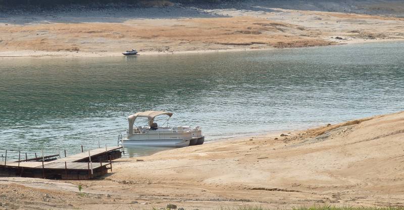 Very low water levels on Lake Jocassee during 2007-2009 drought. Image Credit: Mike Burton via Flickr CC BY-ND 2.0
